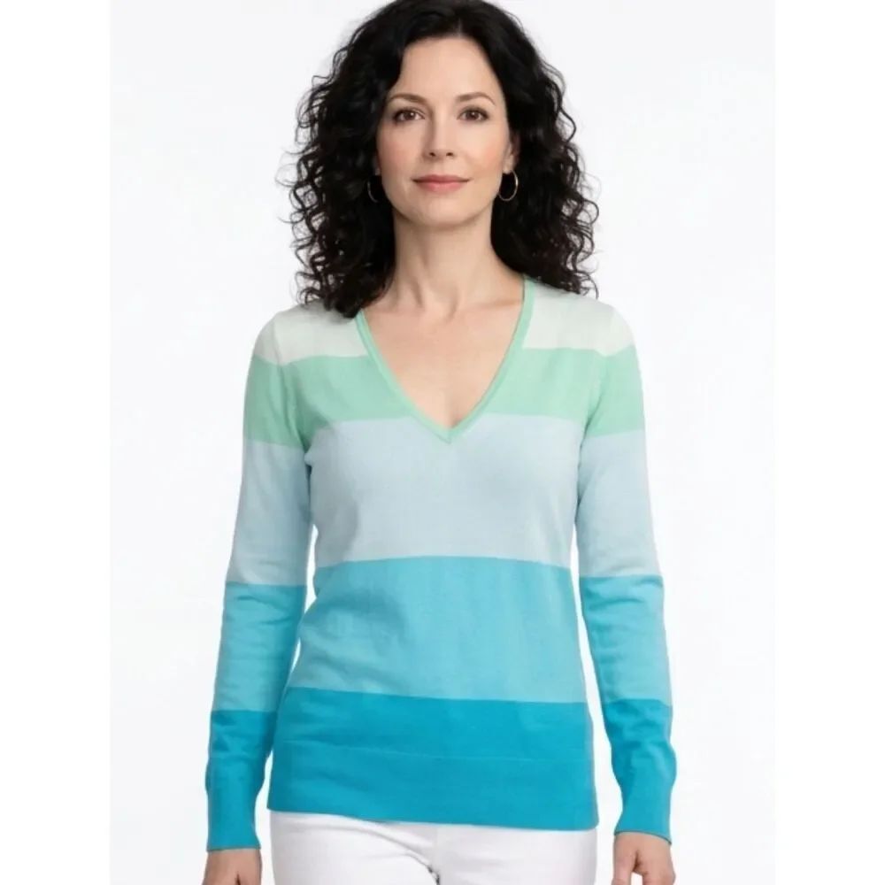 New York & Company Green Color Block V-neck Long Sleeve Lightweight Sweater